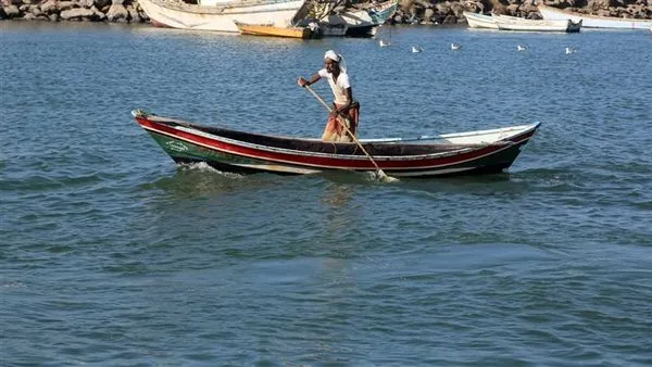 حظر الصيد يهدد مصدر رزق صيادي البحر الأحمر وخليج السويس
