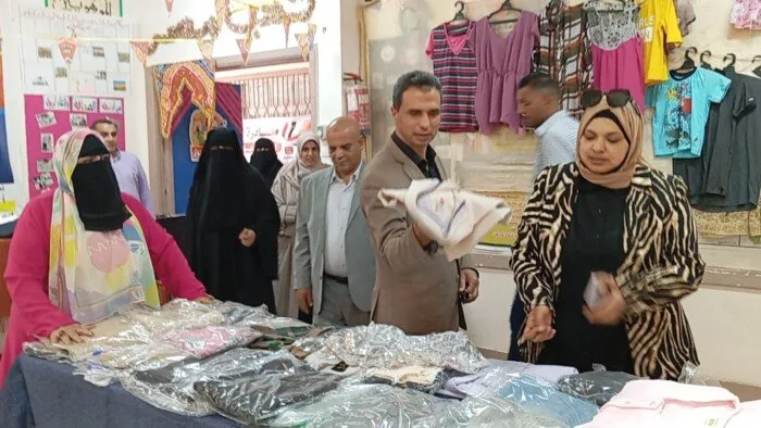 “احتفالية العيد” .. معرض تعليمي في كفر الشيخ يقدم 5000 قطعة ملابس وأحذية مجانية “احتفالية العيد” .. معرض تعليمي في كفر الشيخ يقدم 5000 قطعة ملابس وأحذية مجانية