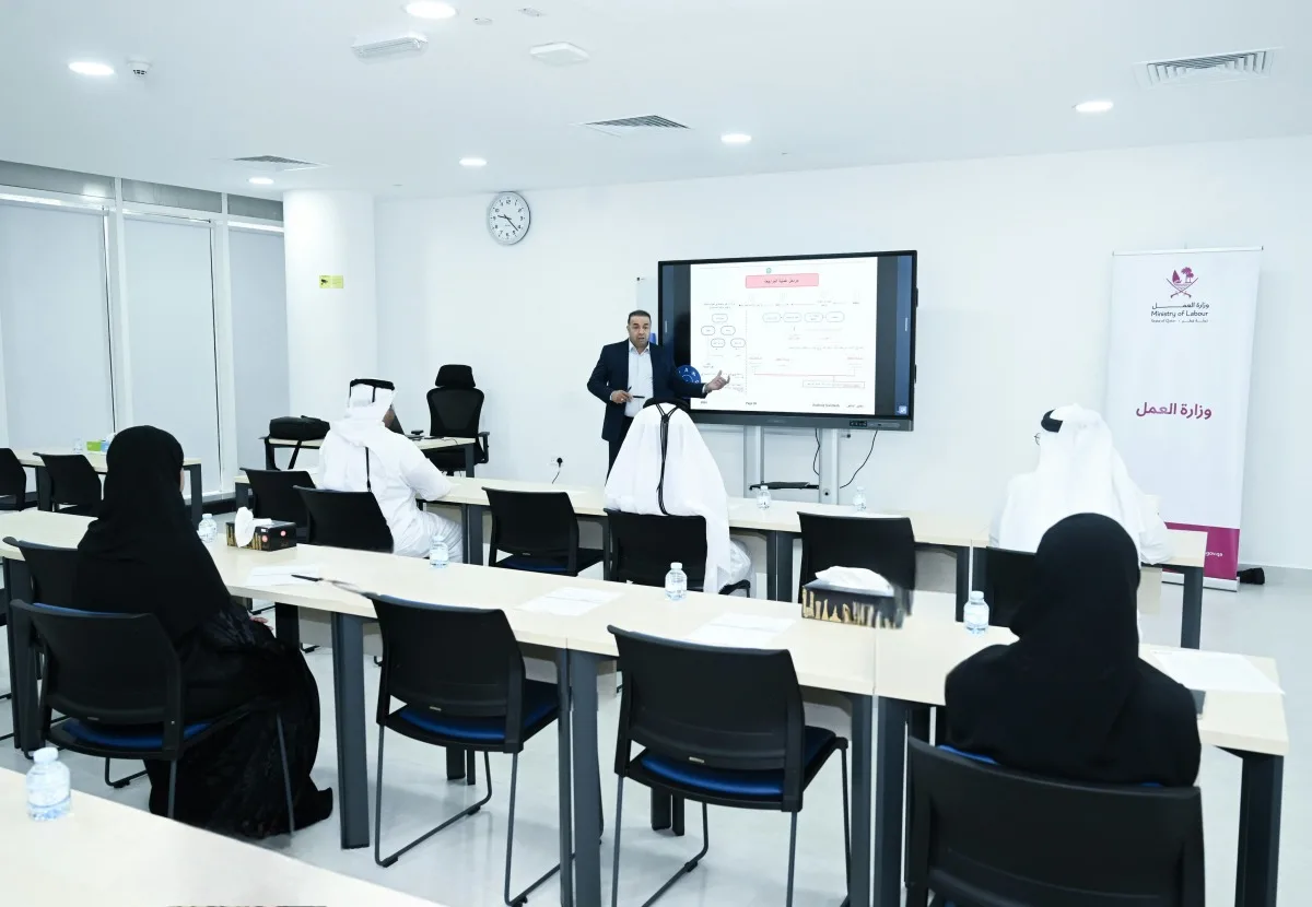 وزارة العمل تقدم دورة تدريبية متخصصة لتأهيل خريجي المحاسبة الباحثين عن وظائف في القطاع الخاص وزارة العمل تقدم دورة تدريبية متخصصة لتأهيل خريجي المحاسبة الباحثين عن وظائف في القطاع الخاص