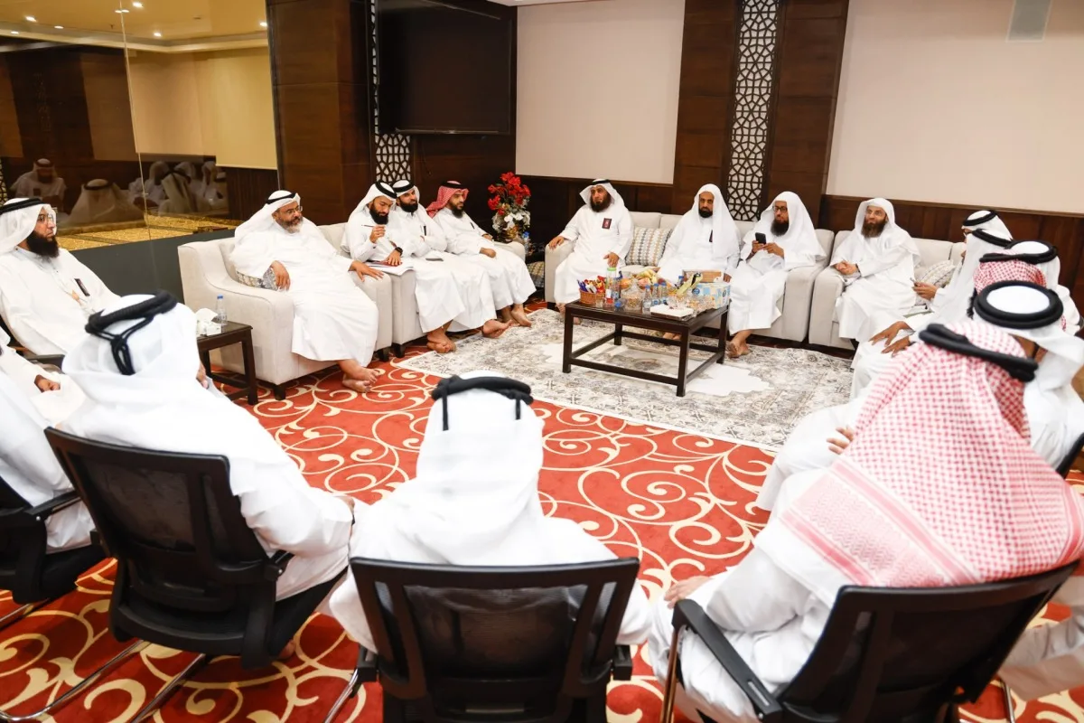 اللجنة الشرعية في بعثة الحج القطرية تعقد اجتماعاً مع المرشدين الشرعيين تحضيراً لأداء الشعائر اللجنة الشرعية في بعثة الحج القطرية تعقد اجتماعاً مع المرشدين الشرعيين تحضيراً لأداء الشعائر