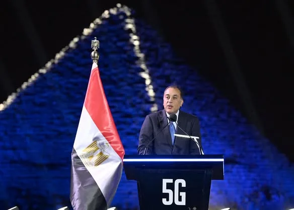 رئيس الوزراء: الحكومة وضعت خطة استراتيجية محددة لتطوير مصر الرقمية رئيس الوزراء: الحكومة وضعت خطة استراتيجية محددة لتطوير مصر الرقمية