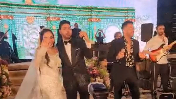 حماقي يشارك في إحياء مراسم زفاف محمد شاهين والمنتجة رشا الظنحاني حماقي يشارك في إحياء مراسم زفاف محمد شاهين والمنتجة رشا الظنحاني