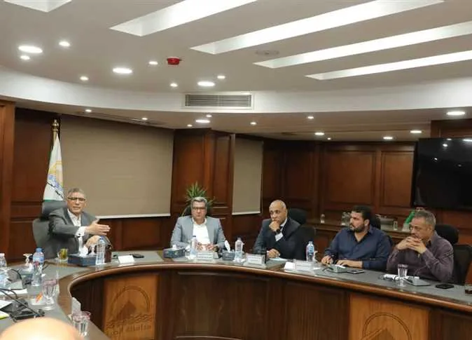 محافظ الجيزة ينبه من خطورة البناء غير القانوني خلال فترة العيد محافظ الجيزة ينبه من خطورة البناء غير القانوني خلال فترة العيد