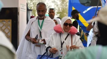 حجاج “السياحة الفاخرة” يصلون إلى عرفات تمهيدًا لأداء الركن الأكبر من مناسك الحج