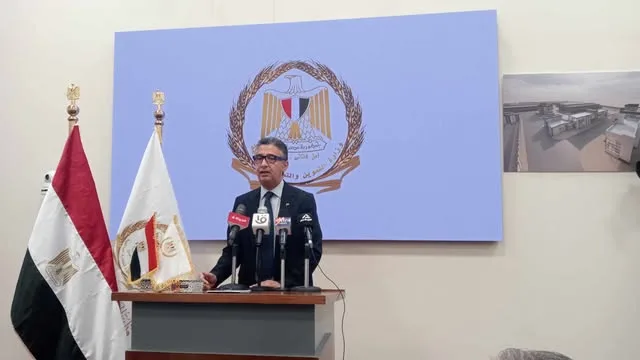 شريف فاروق: استمرار الهوية التجارية الموحدة لجميع نقاط التموين شريف فاروق: استمرار الهوية التجارية الموحدة لجميع نقاط التموين