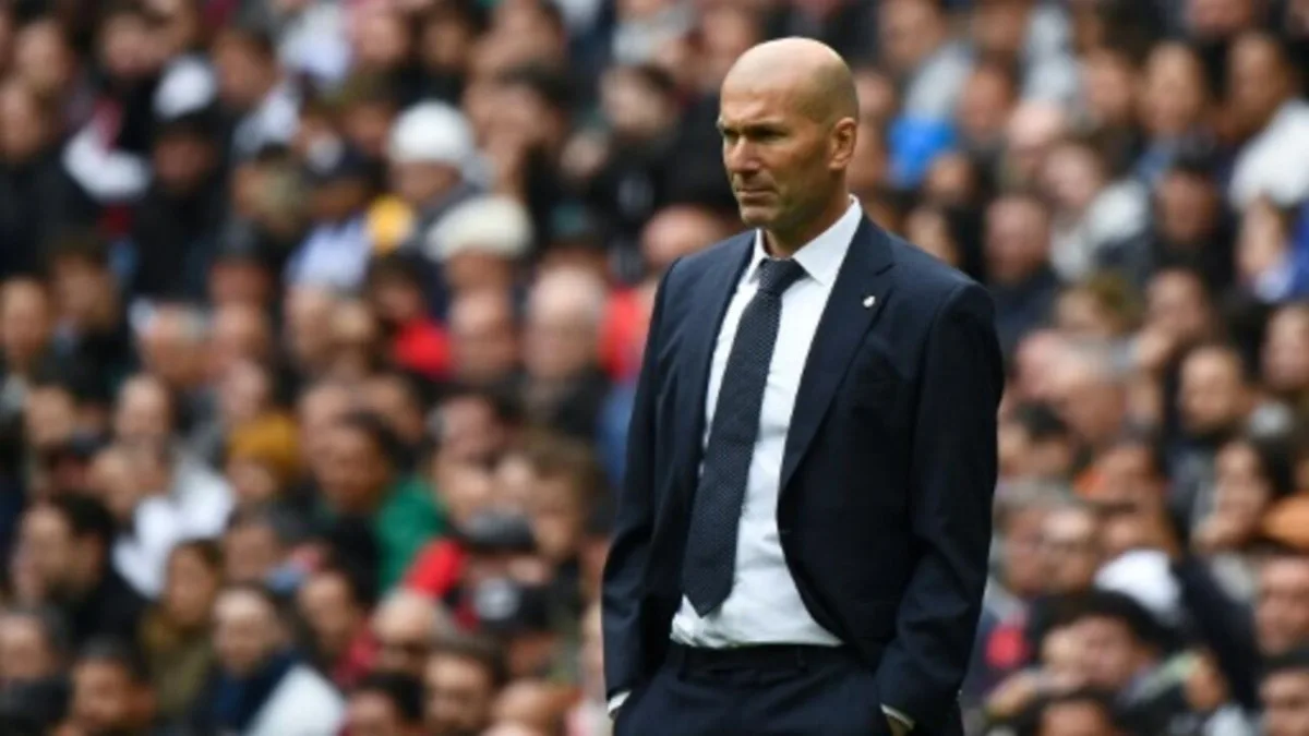 عرض مذهل رفضه زيدان لتدريب الهلال السعودي: كل التفاصيل عرض مذهل رفضه زيدان لتدريب الهلال السعودي: كل التفاصيل