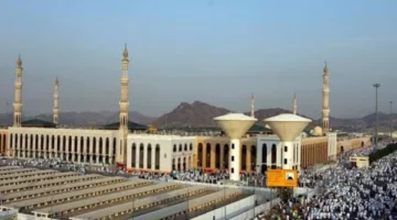 السعودية: استعدادات مسجد نمرة التامة لاستقبال الحجاج في يوم عرفة.
