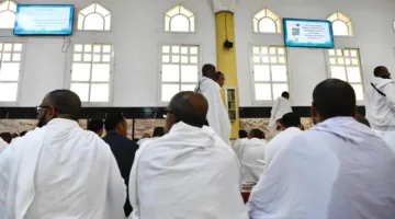 من خلال 75 شاشة رقمية.. إرسال 900 ألف رسالة توعوية للحجاج في مسجد الخيف بمشعر منى