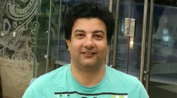 إنقاذ الكاتب وليد يوسف وعائلته من حادث مروري على طريق المنصورة.