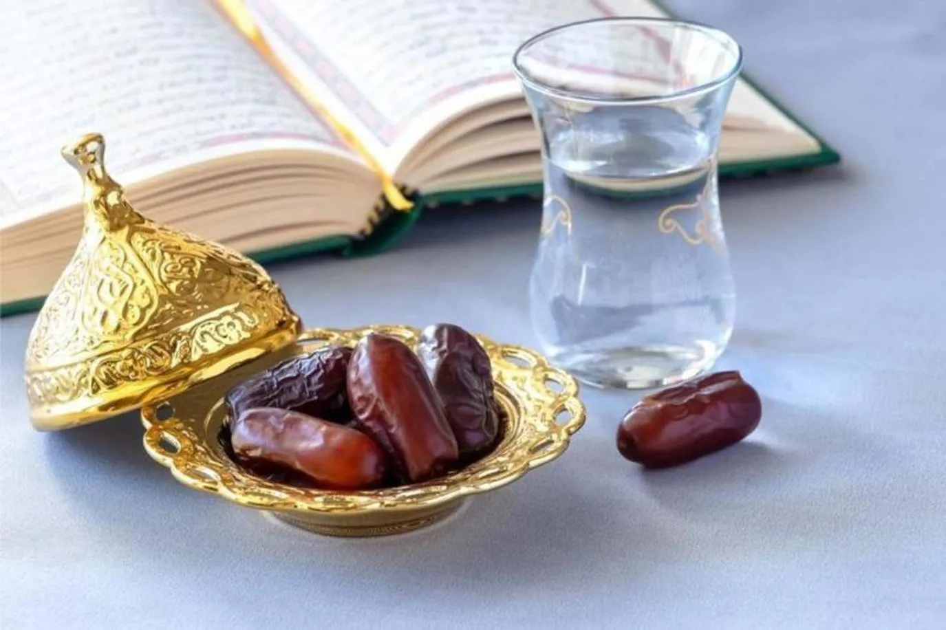 أشخاص لا يرحب الله بصيامهم في يوم عرفة .. احذر أن تكون واحداً منهم أشخاص لا يرحب الله بصيامهم في يوم عرفة .. احذر أن تكون واحداً منهم