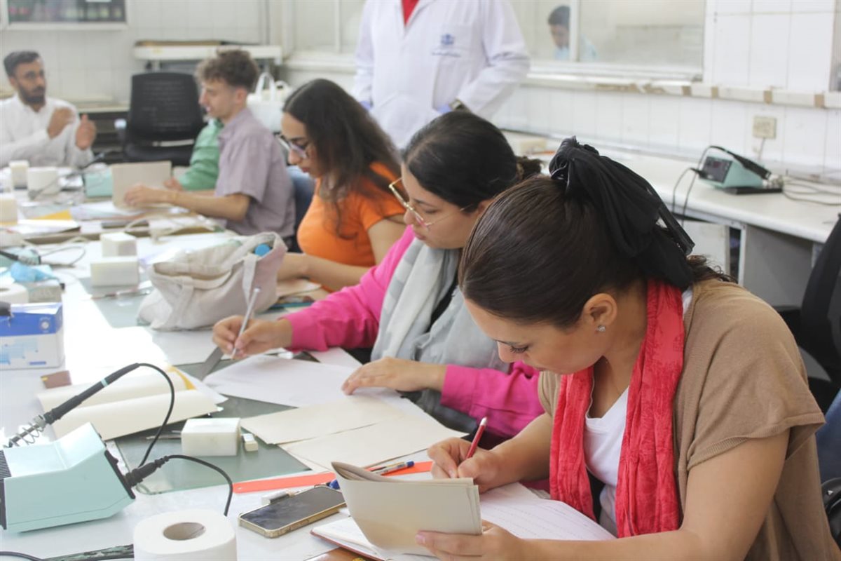 تدريب طلاب الجامعة الأمريكية