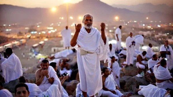دعاء يوم عرفة: 8 كلمات تحمل سرًا مذهلًا لتحقيق الزواج والرزق دعاء يوم عرفة: 8 كلمات تحمل سرًا مذهلًا لتحقيق الزواج والرزق
