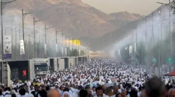عصر وسائل التواصل الاجتماعي: نقاش حول بث الحجاج لأنفسهم “مباشر” أثناء أداء الشعائر الدينية