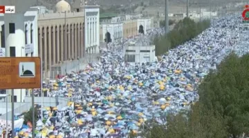بث حي: الحجاج يتجمعون في جبل عرفات خلال يوم عرفة