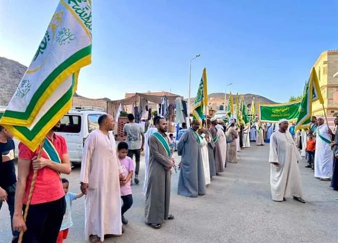 اليوم.. آلاف الأشخاص يحضرون الليلة الختامية لمولد القطب الصوفي أبو الحسن الشاذلي في مرسي علم (صور) اليوم.. آلاف الأشخاص يحضرون الليلة الختامية لمولد القطب الصوفي أبو الحسن الشاذلي في مرسي علم (صور)