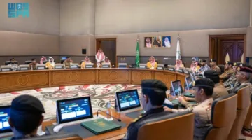 الأمير عبدالعزيز بن سعود يجتمع مع القادة العسكريين والأمنيين للجهات المشاركة في موسم الحج لهذا العام