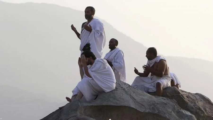 ما الذي يوجد على قمة جبل عرفات؟ موقع وقوف النبي ومسجدين وأسرار أخرى عشرة ما الذي يوجد على قمة جبل عرفات؟ موقع وقوف النبي ومسجدين وأسرار أخرى عشرة