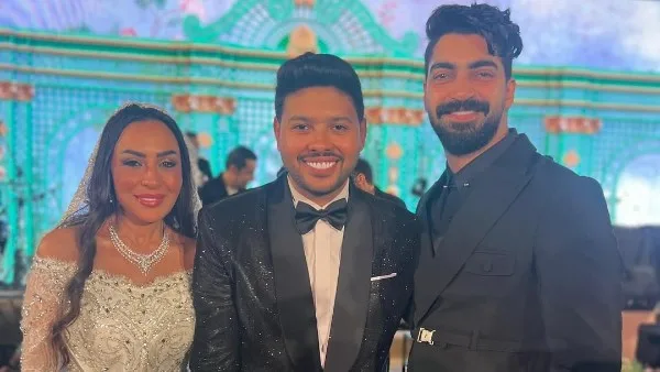 فرحة شقيقي الصغير.. مينا عطا يبارك لمحمد شاهين بمناسبة زفافه فرحة شقيقي الصغير.. مينا عطا يبارك لمحمد شاهين بمناسبة زفافه