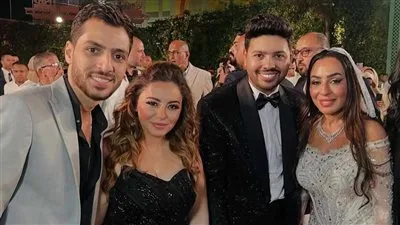 على الرغم من انفصالهما.. إلهام عبد البديع تشارك الملحن وليد سامي في حفل زفاف محمد شاهين