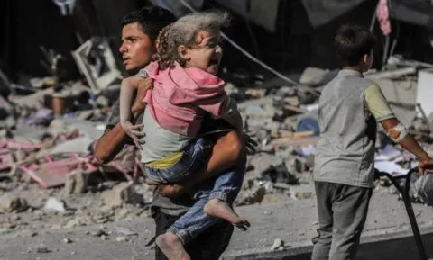 حكومة غزة تطالب بجهود خارجية لإيقاف هجوم إسرائيل حكومة غزة تطالب بجهود خارجية لإيقاف هجوم إسرائيل