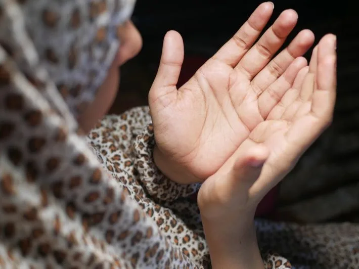 أدعية يوم عرفة: مفتاح للرزق، شفاء للمرضى، وسبيل للفوز أدعية يوم عرفة: مفتاح للرزق، شفاء للمرضى، وسبيل للفوز