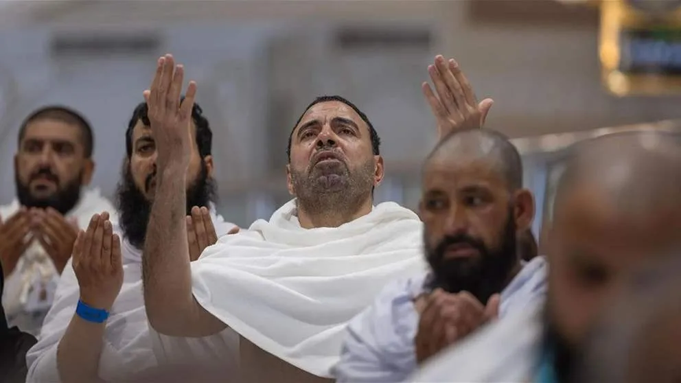 في عرفة.. حجاج بيت الله يؤدون العبادة الأساسية للحج في عرفة.. حجاج بيت الله يؤدون العبادة الأساسية للحج