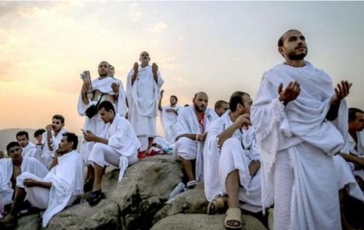 أهمية الدعاء في يوم عرفة .. مجموعة من الأدعية الموصى بها أهمية الدعاء في يوم عرفة .. مجموعة من الأدعية الموصى بها