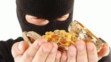 قرارات النيابة حول حادث سرقة ربع كيلو من الذهب من محامية في مدينة أكتوبر