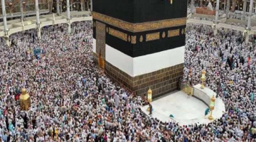 تحفة من الحرير والذهب احتفظ بها المصريون لمدة 700 عام.. 14 معلومة عن كسوة الكعبة وأسباب تغييرها في يوم عرفة