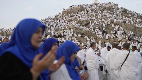 بدء أول أيام مناسك الحج مع تنظيم دقيق وإجراءات احترازية استثنائية للحرارة بدء أول أيام مناسك الحج مع تنظيم دقيق وإجراءات احترازية استثنائية للحرارة