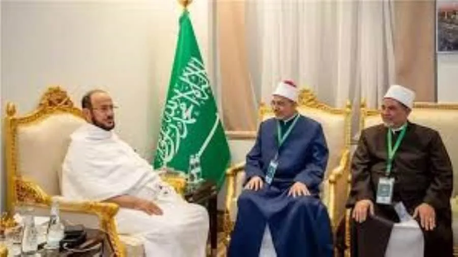 وزير الشؤون الإسلامية يلتقي برئيس جامعة الأزهر وعميد كلية الدراسات الإسلامية وزير الشؤون الإسلامية يلتقي برئيس جامعة الأزهر وعميد كلية الدراسات الإسلامية