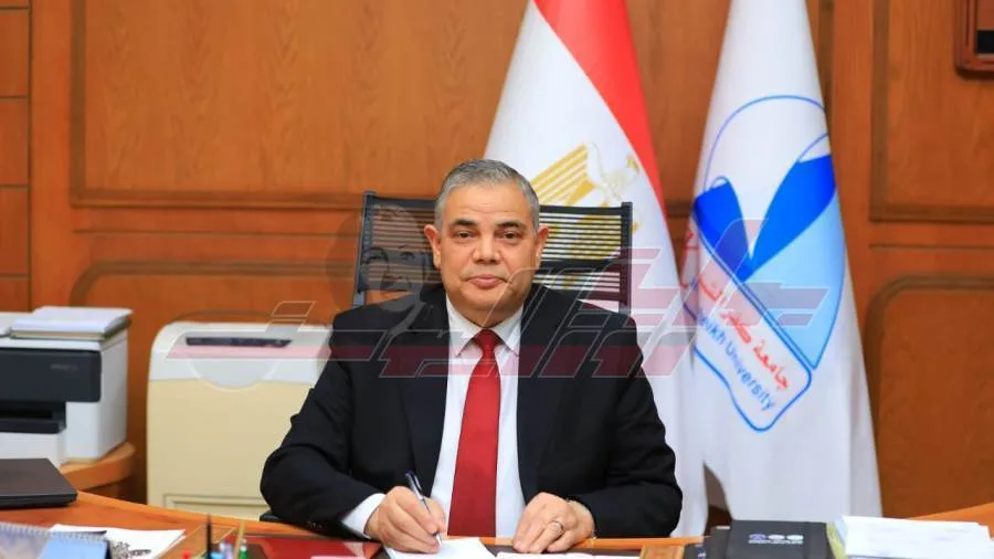 رئيس جامعة كفر الشيخ يقدم التهاني للرئيس السيسي بمناسبة عيد الأضحى المبارك. رئيس جامعة كفر الشيخ يقدم التهاني للرئيس السيسي بمناسبة عيد الأضحى المبارك.
