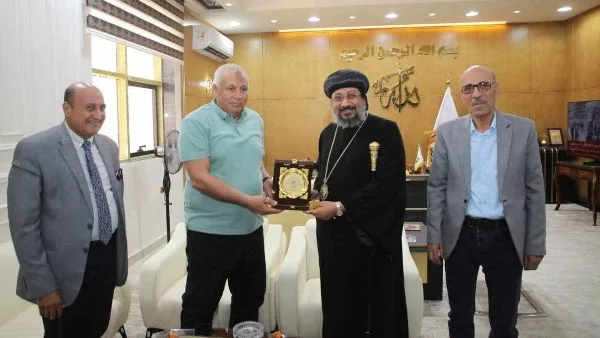 محافظ الوادي الجديد يستقبل delegation من الكنيسة بمناسبة عيد الأضحى المبارك.