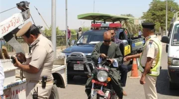 تصدي السلطات لـ 511 انتهاكاً للركاب على الدراجات النارية في غضون 24 ساعة بسبب عدم ارتداء الخوذة.