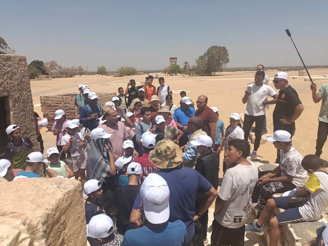 وفود سياحية تزور المناطق الأثرية