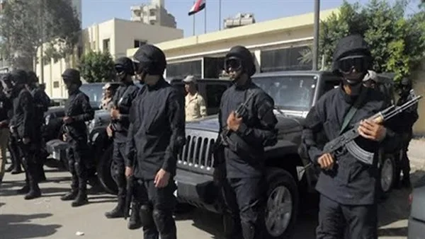 إلقاء القبض على 36 قضية وتنفيذ 284 حكمًا قضائيًا متنوعًا إلقاء القبض على 36 قضية وتنفيذ 284 حكمًا قضائيًا متنوعًا