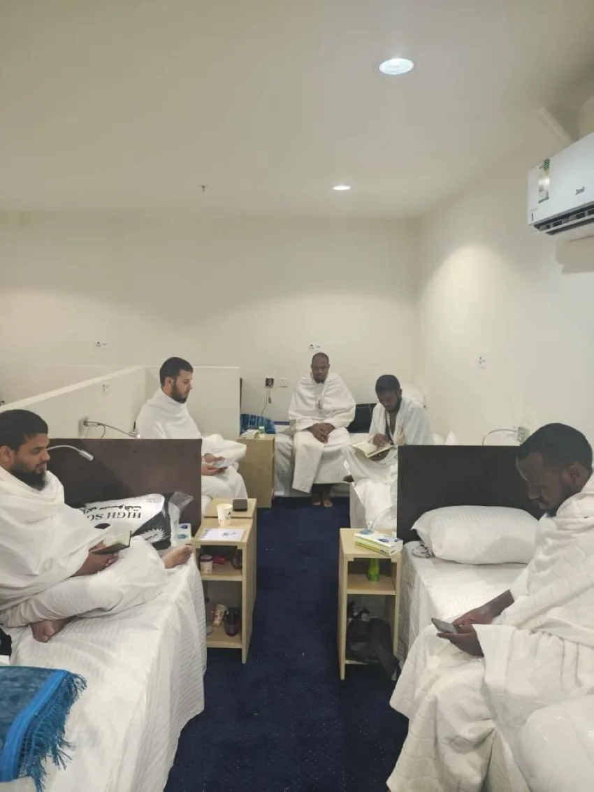 مئتا طالب وطالبة من المنح الدولية في جامعة أم القرى يشاركون في مناسك الحج مئتا طالب وطالبة من المنح الدولية في جامعة أم القرى يشاركون في مناسك الحج