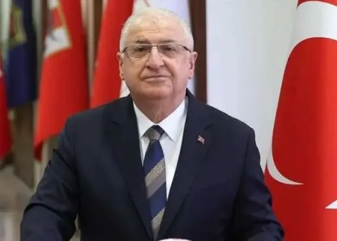 على الرغم من وصول حليفها “الجولاني” إلى دمشق.. وزير الدفاع التركي يعلن عدم نية تركيا سحب أو إعادة نشر قواتها في سوريا! على الرغم من وصول حليفها “الجولاني” إلى دمشق.. وزير الدفاع التركي يعلن عدم نية تركيا سحب أو إعادة نشر قواتها في سوريا!