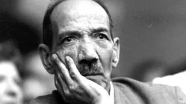 في ذكرى وفاة أحمد رامي.. شاعر الحب والحنين الذي صاغ المشاعر في قصائد. في ذكرى وفاة أحمد رامي.. شاعر الحب والحنين الذي صاغ المشاعر في قصائد.