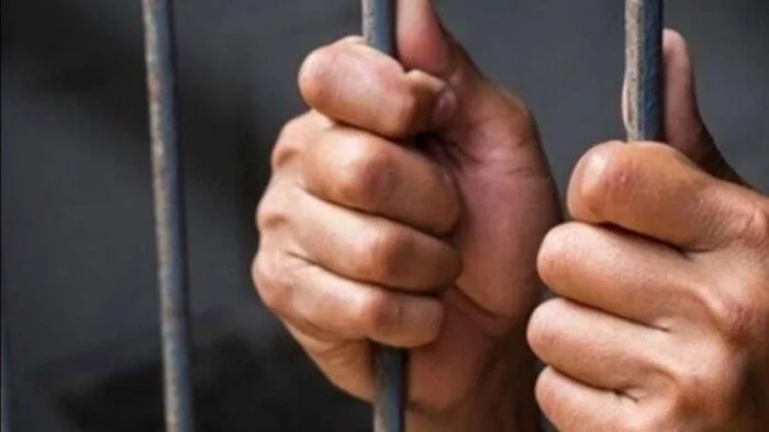 «هوس التواصل الاجتماعي».. وزارة الداخلية تكشف تفاصيل فيديو احتجاز شخصين في الإسكندرية «هوس التواصل الاجتماعي».. وزارة الداخلية تكشف تفاصيل فيديو احتجاز شخصين في الإسكندرية