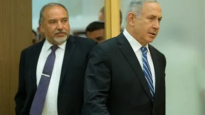 مسؤول إسرائيلي: نتنياهو وجه بتسليح أفراد مرتبطين بتنظيم داعش مسؤول إسرائيلي: نتنياهو وجه بتسليح أفراد مرتبطين بتنظيم داعش