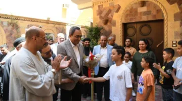 محافظ قنا يزرع الفرح في قلوب الأيتام خلال عيد الأضحى من خلال زيارات وهدايا تفقدية