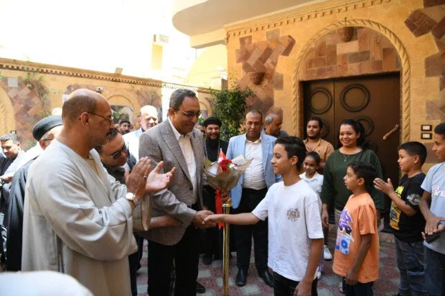 محافظ قنا يزرع الفرح في قلوب الأيتام خلال عيد الأضحى من خلال زيارات وهدايا تفقدية محافظ قنا يزرع الفرح في قلوب الأيتام خلال عيد الأضحى من خلال زيارات وهدايا تفقدية