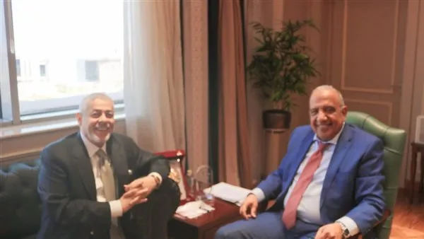 وزير الكهرباء يناقش مع إيميا باور الإماراتية تعزيز التعاون في مجالات الطاقة المتجددة وزير الكهرباء يناقش مع إيميا باور الإماراتية تعزيز التعاون في مجالات الطاقة المتجددة