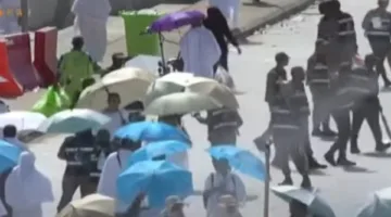 حجاج بيت الله يحيون الركن الرئيسي من الحج على جبل عرفات