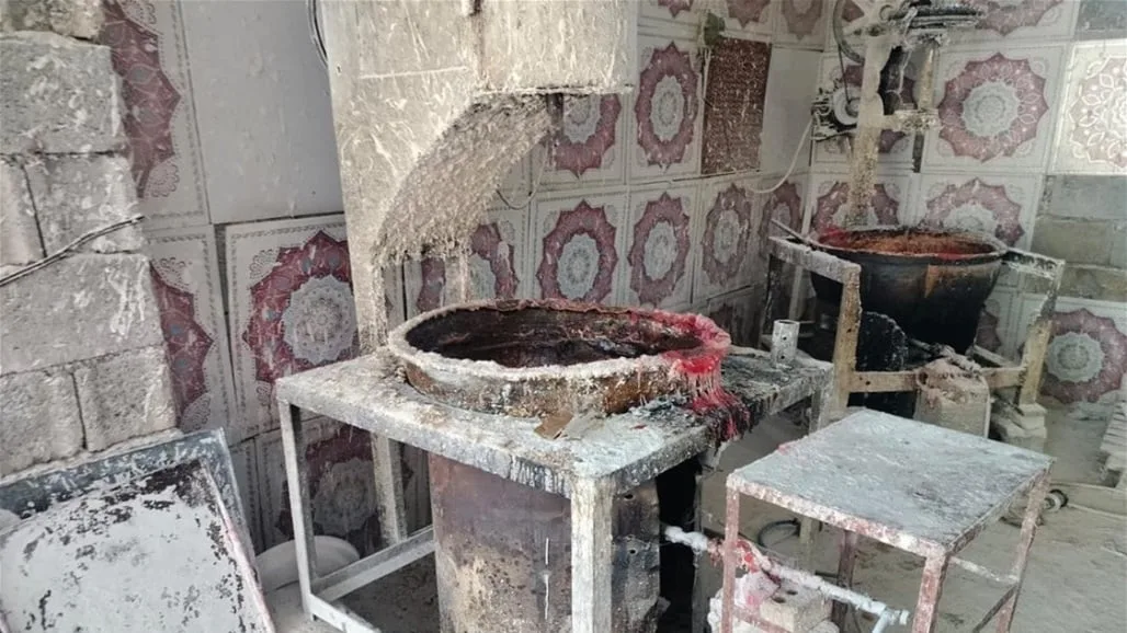 مناظر غير مقبولة من مصنع حلويات في ديالى مناظر غير مقبولة من مصنع حلويات في ديالى