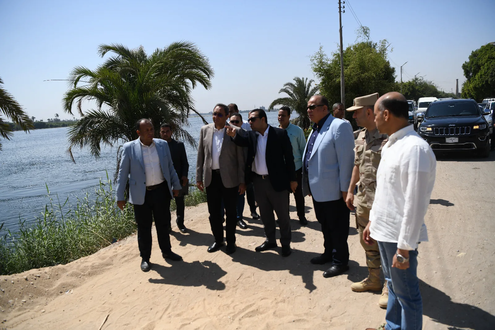 لرصد جاهزية عيد الأضحى.. محافظ قنا يقوم بجولة في المخابز ومنافذ البيع بنجع حمادي لرصد جاهزية عيد الأضحى.. محافظ قنا يقوم بجولة في المخابز ومنافذ البيع بنجع حمادي