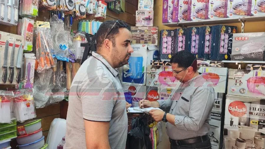 زيادة الحملات التفتيشية على منافذ بيع المواد الغذائية والبائعين المتجولين خلال العيد زيادة الحملات التفتيشية على منافذ بيع المواد الغذائية والبائعين المتجولين خلال العيد