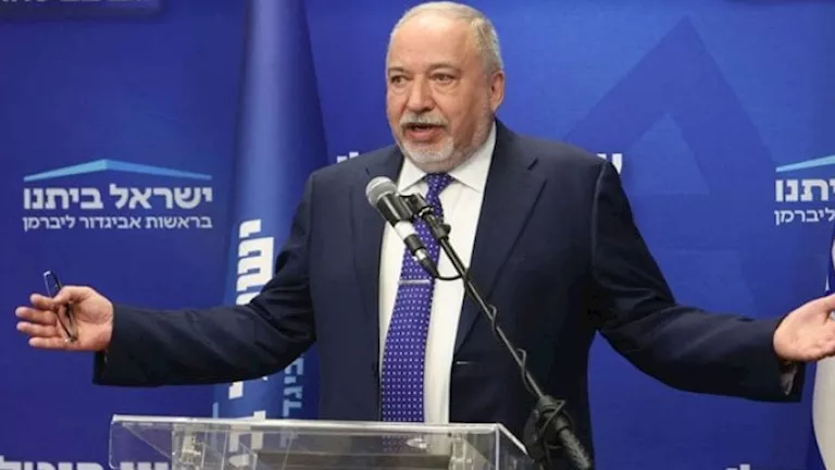 اتهامات ليبرمان: معلومات حول تزويد إسرائيل جماعة أبو شباب بالأسلحة في غزة اتهامات ليبرمان: معلومات حول تزويد إسرائيل جماعة أبو شباب بالأسلحة في غزة