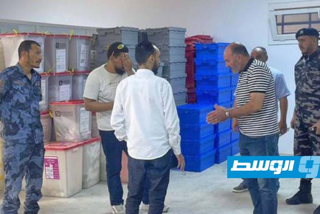 عملية تأمين ونقل بطاقات ناخب لمكاتب الإدارات الانتخابية في بلديات الزاوية والساحل الغربي، الخميس 5 يونيو 2025. (وزارة الداخلية)